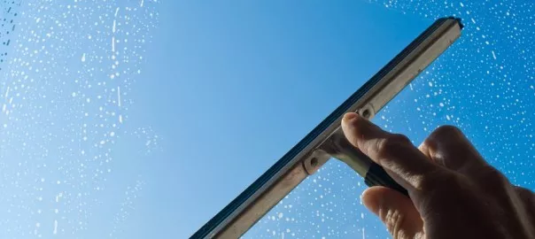 lär dig putsa fönster med dessa fönsterputsningstips